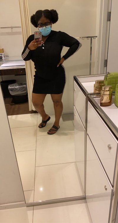 Watch C h e l l e 🍓🤍's leaked NSFW photo on TwXstars