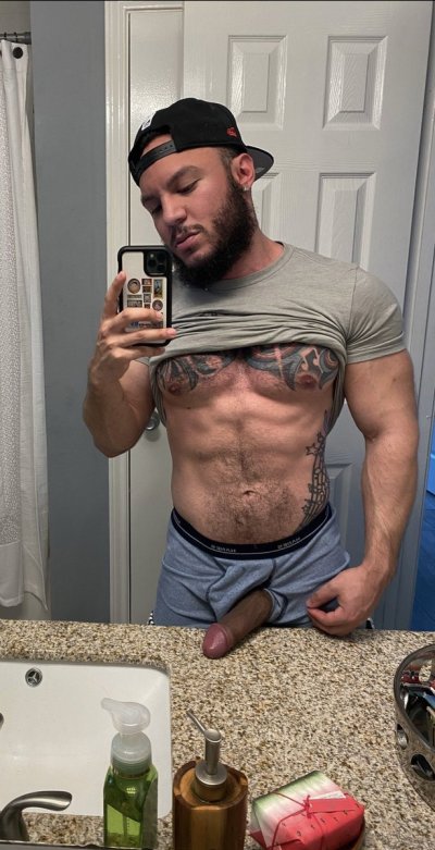 Watch Sir Gio's leaked NSFW photo on TwXstars