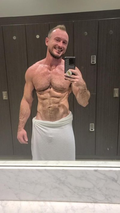 Watch HunkyMonkeyBrayden's leaked NSFW photo on TwXstars