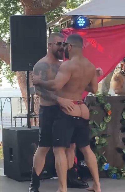 Watch Liam's leaked NSFW photo on TwXstars