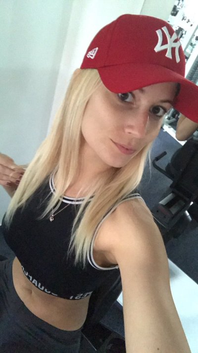 Watch Sharon White's leaked NSFW photo on TwXstars