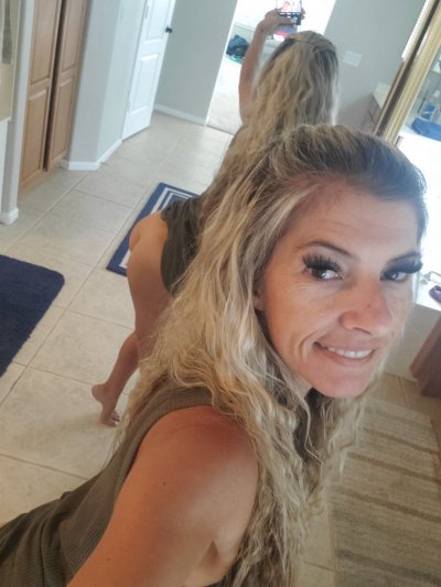 Watch HotwifeBre ❤️ birthday 8/29's leaked NSFW photo on TwXstars