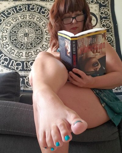 Watch Kara Dee's leaked NSFW photo on TwXstars