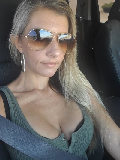 Watch HotwifeBre ❤️ birthday 8/29's leaked NSFW photo on TwXstars