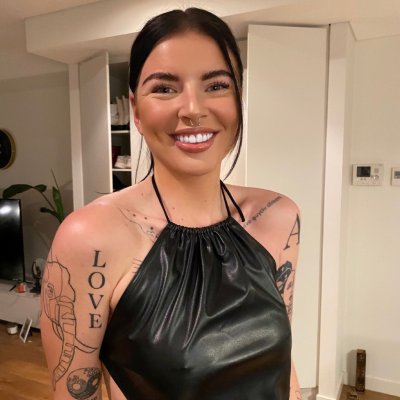 Watch Beth Spiby's leaked NSFW photo on TwXstars