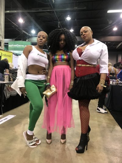 Watch Casey Carter's leaked NSFW photo on TwXstars