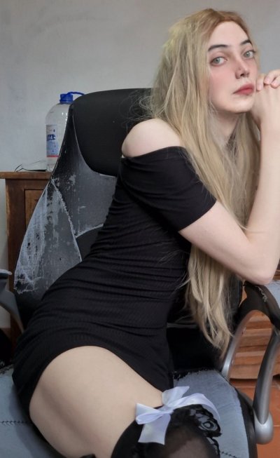 Watch Juli Trap 🖤🐧's leaked NSFW photo on TwXstars