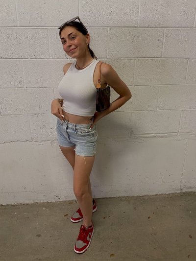 Watch Miranda's leaked NSFW photo on TwXstars