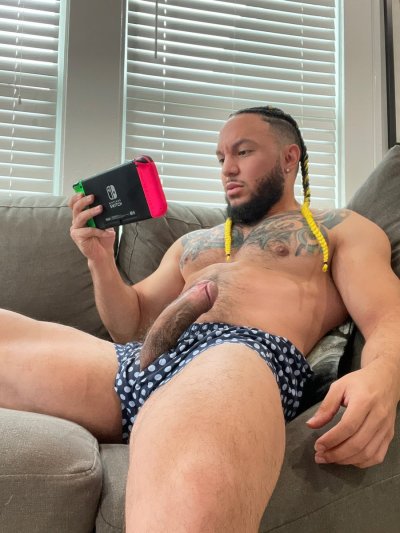 Watch Sir Gio's leaked NSFW photo on TwXstars