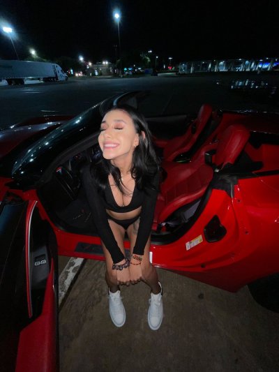 Watch YL's leaked NSFW photo on TwXstars