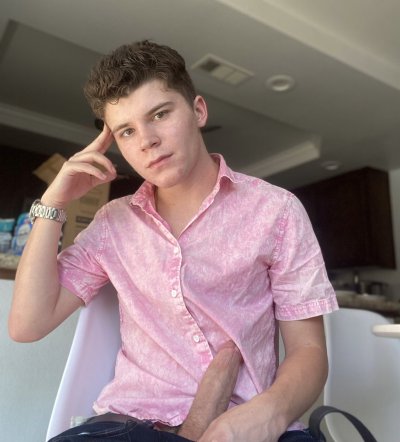 Watch Silas Brooks's leaked NSFW photo on TwXstars