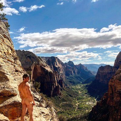 Watch HunkyMonkeyBrayden's leaked NSFW photo on TwXstars