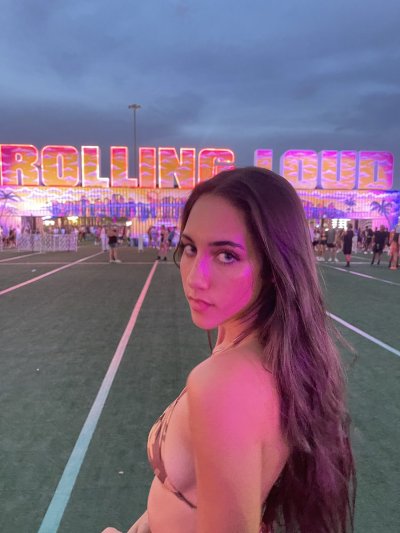 Watch 𝓘𝓼𝓪𝓫𝓮𝓵𝓵𝓪's leaked NSFW photo on TwXstars