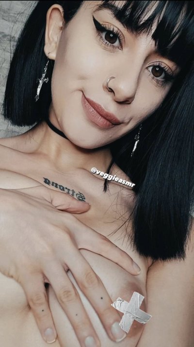 Watch Veggie ASMR's leaked NSFW photo on TwXstars