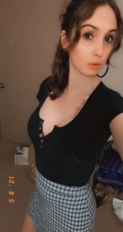 Watch Hannah Lanser🎀✨'s leaked NSFW photo on TwXstars