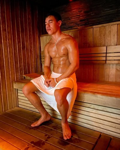 Watch Oliver Hunt's leaked NSFW photo on TwXstars