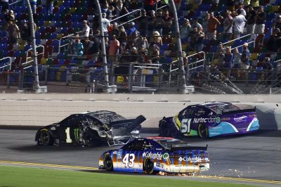 Watch Erik Jones's leaked NSFW photo on TwXstars