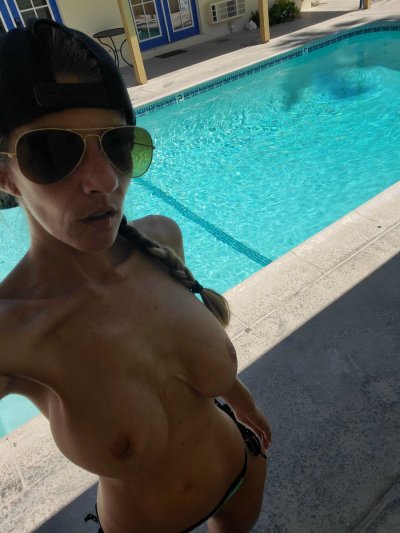 Watch HotwifeBre ❤️ birthday 8/29's leaked NSFW photo on TwXstars