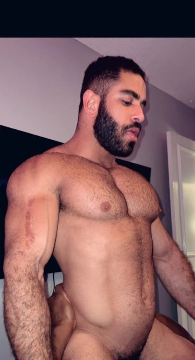 Watch Liam's leaked NSFW photo on TwXstars