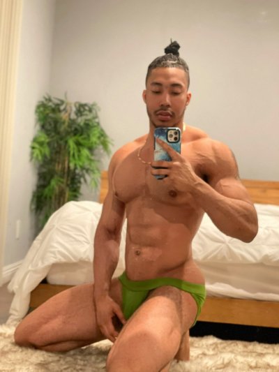 Watch Michael Privius- 6’3|215lbs's leaked NSFW photo on TwXstars
