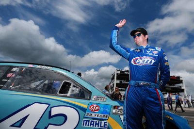 Watch Erik Jones's leaked NSFW photo on TwXstars