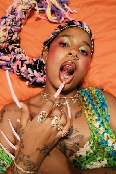 Watch Tokischa Peralta's leaked NSFW photo on TwXstars