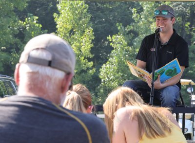 Watch Erik Jones's leaked NSFW photo on TwXstars