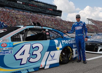 Watch Erik Jones's leaked NSFW photo on TwXstars