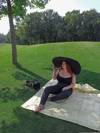 Watch Anna Bernadi's leaked NSFW photo on TwXstars