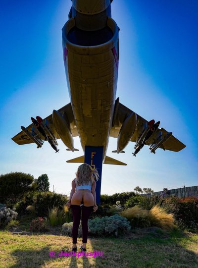 Watch Jack+Jill's leaked NSFW photo on TwXstars