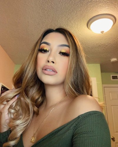 Watch Christina's leaked NSFW photo on TwXstars