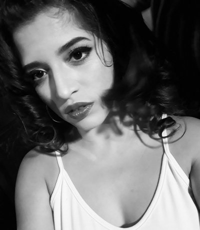 Watch Gabriela Lopez's leaked NSFW photo on TwXstars