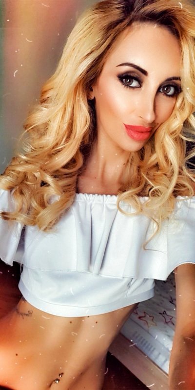 Watch Anita Blanche's leaked NSFW photo on TwXstars