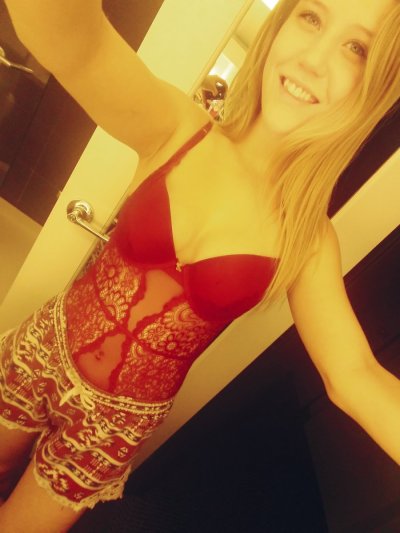 Watch Ali Novak's leaked NSFW photo on TwXstars