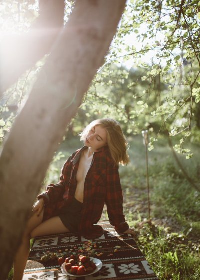 Watch Melody's leaked NSFW photo on TwXstars