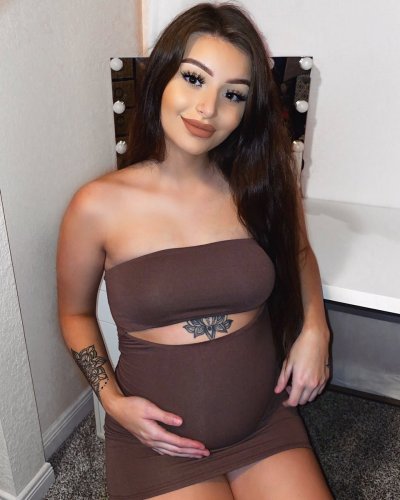 Watch Shelby's leaked NSFW photo on TwXstars