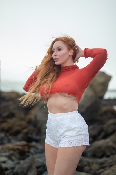 Watch Austin White's leaked NSFW photo on TwXstars