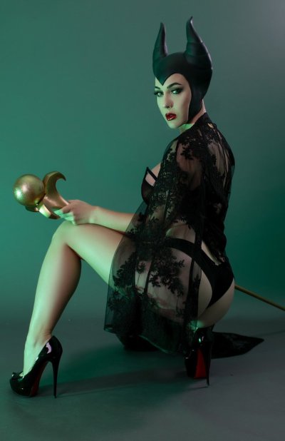 Watch Kristen Hughey's leaked NSFW photo on TwXstars