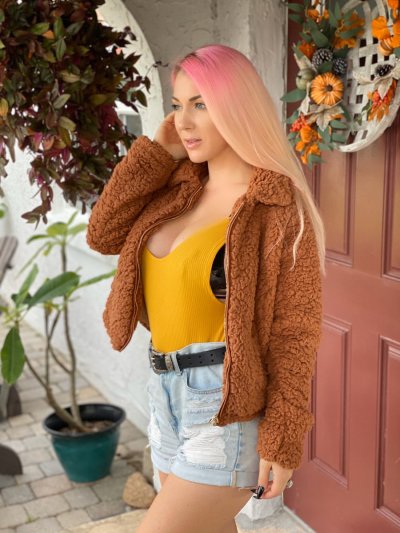 Watch Kristen Hughey's leaked NSFW photo on TwXstars