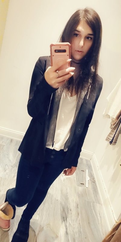 Watch EmilyRoseIV's leaked NSFW photo on TwXstars