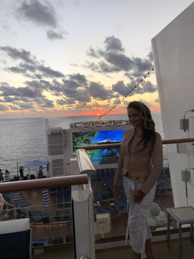 Watch Prinzzess Felicity's leaked NSFW photo on TwXstars