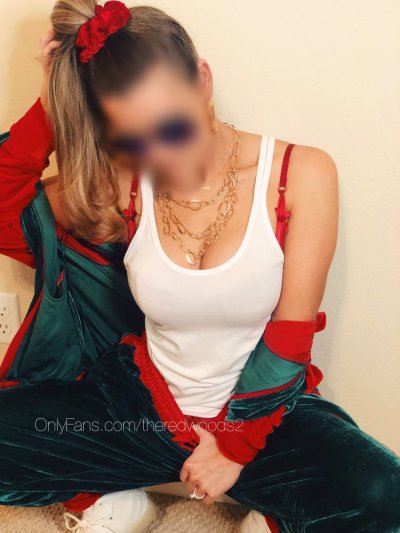 Watch 𝗠𝗿𝘀. 𝗥𝗲𝗱𝘄𝗼𝗼𝗱 🪴's leaked NSFW photo on TwXstars