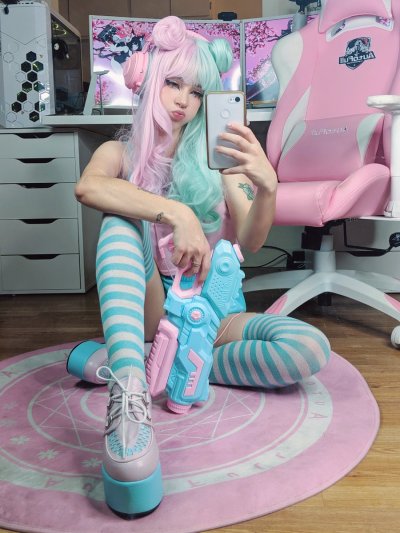 Watch Rusty Fawkes's leaked NSFW photo on TwXstars