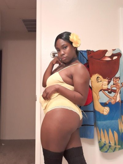 Watch kitty's leaked NSFW photo on TwXstars