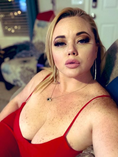 Watch Miss Katrina's leaked NSFW photo on TwXstars