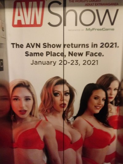 Watch SavageSin's leaked NSFW photo on TwXstars