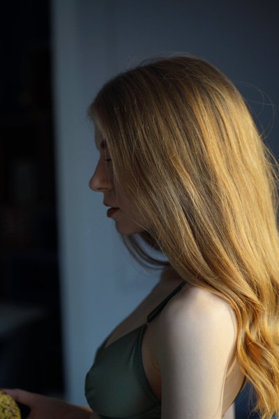 Watch Melody's leaked NSFW photo on TwXstars