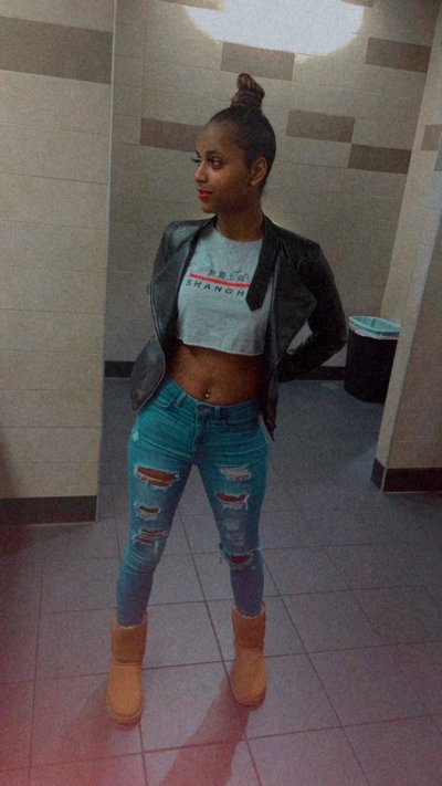 Watch BAE.'s leaked NSFW photo on TwXstars