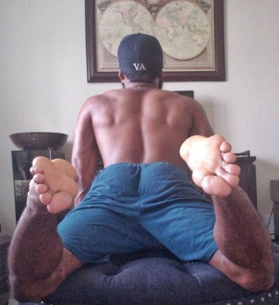 Watch Foot Bae's leaked NSFW photo on TwXstars