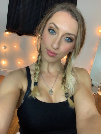 Watch Dani Day🌻's leaked NSFW photo on TwXstars